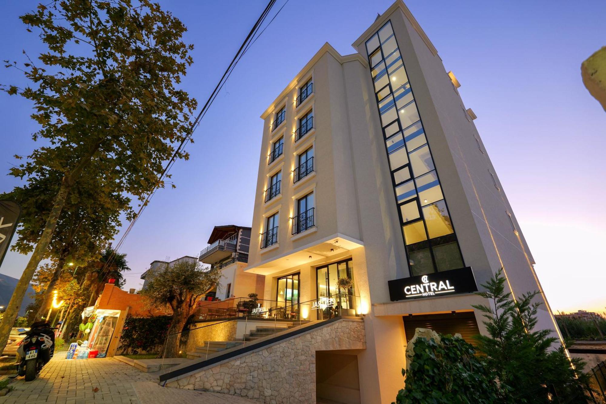 Hotel Central Vlorë Buitenkant foto
