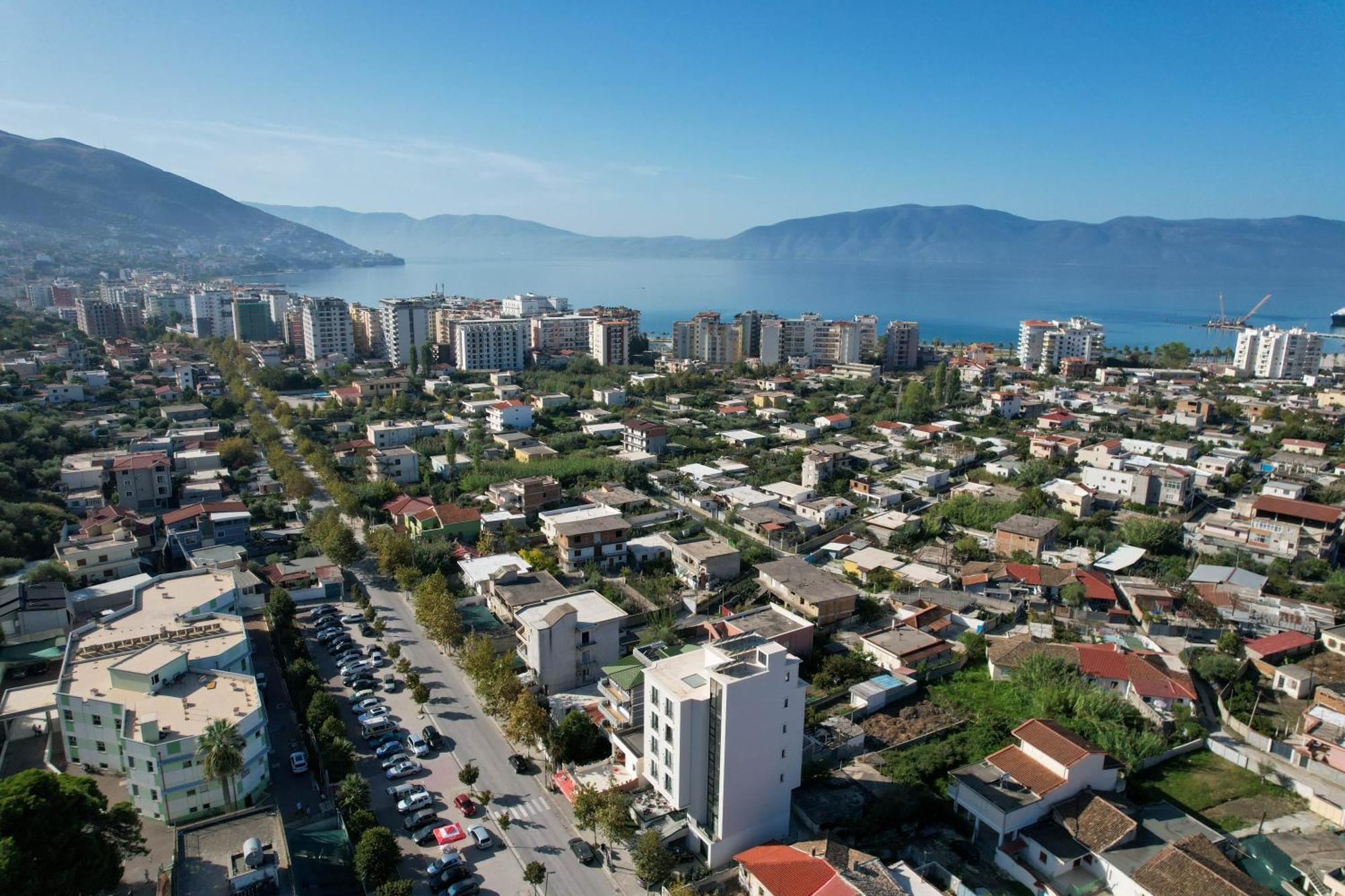 Hotel Central Vlorë Buitenkant foto